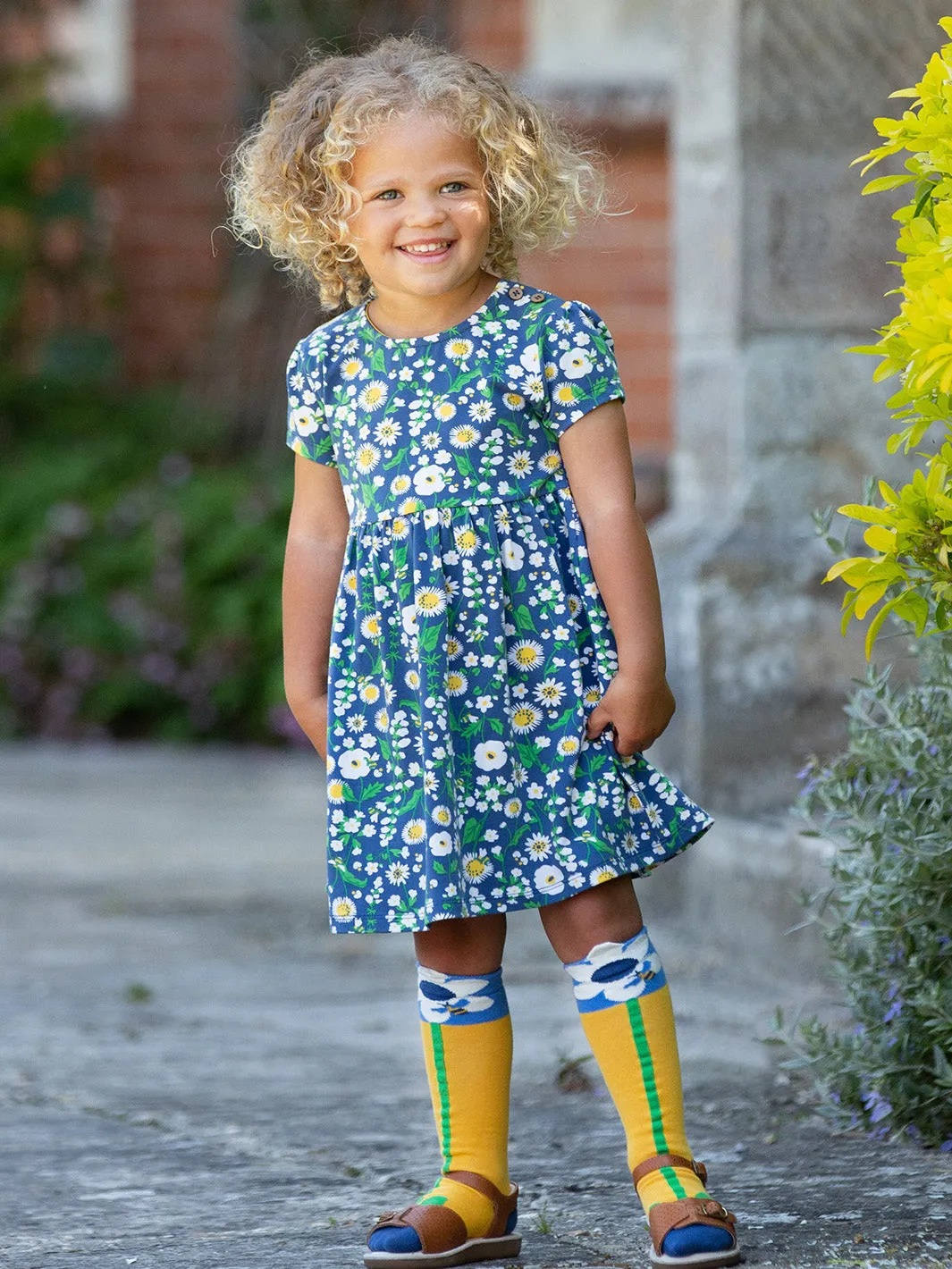 Bumble blooms socks