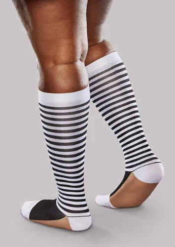 Ease Bold Patterned, 15-20 mmHg, Knee High, Closed Toe