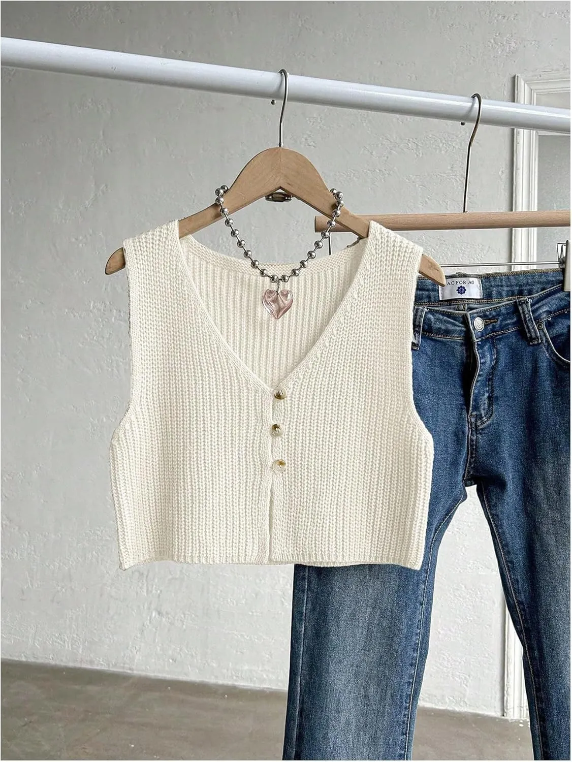 SweatyRocks Women's Button Front Sweater Vest Split V Neck Sleeveless Crop Knit Tops