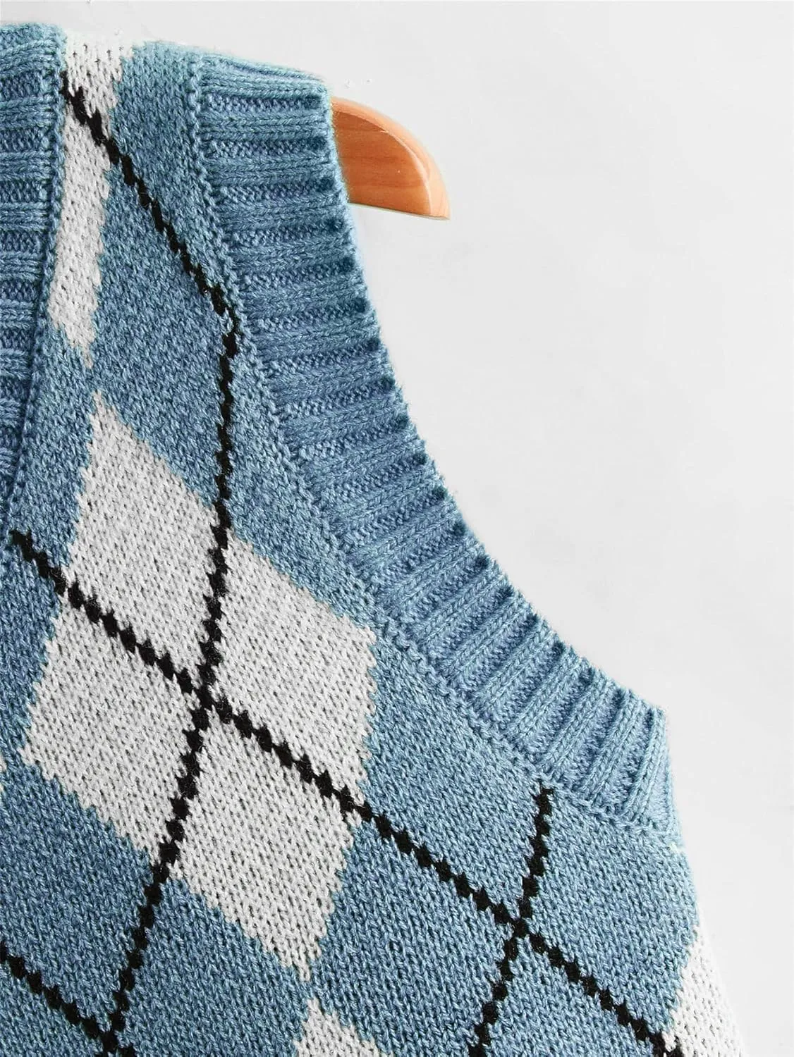 SweatyRocks Women's Plaid Geo Sleeveless V Neck Knit Crop Top Sweater Vest