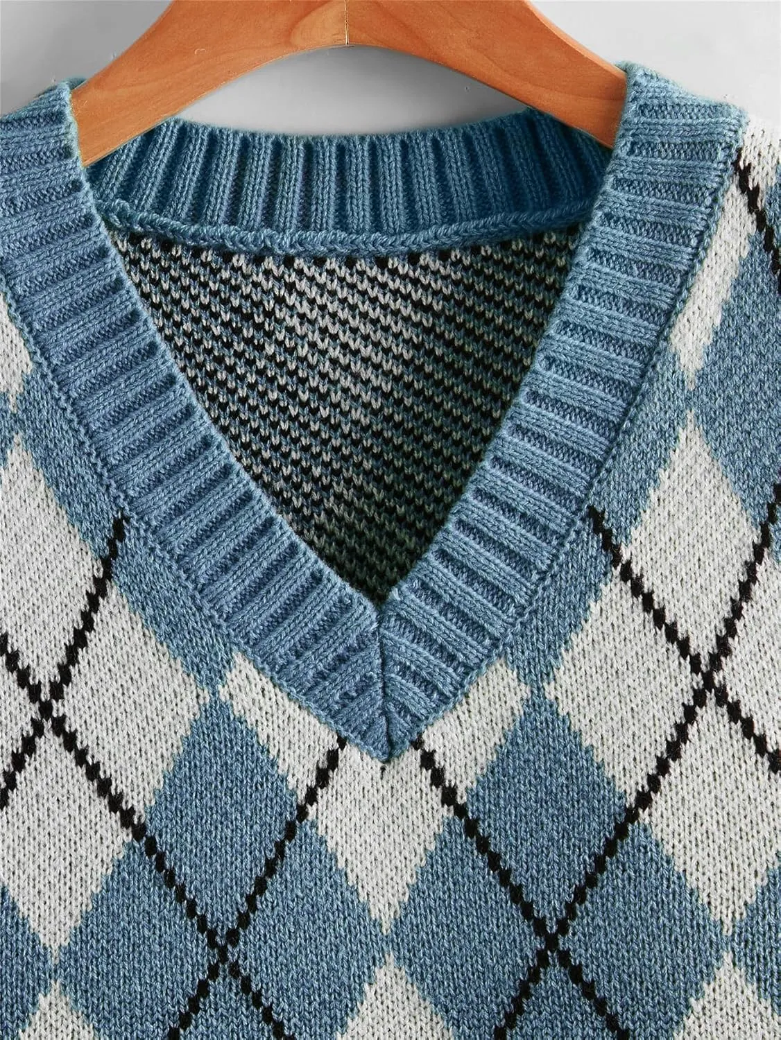 SweatyRocks Women's Plaid Geo Sleeveless V Neck Knit Crop Top Sweater Vest